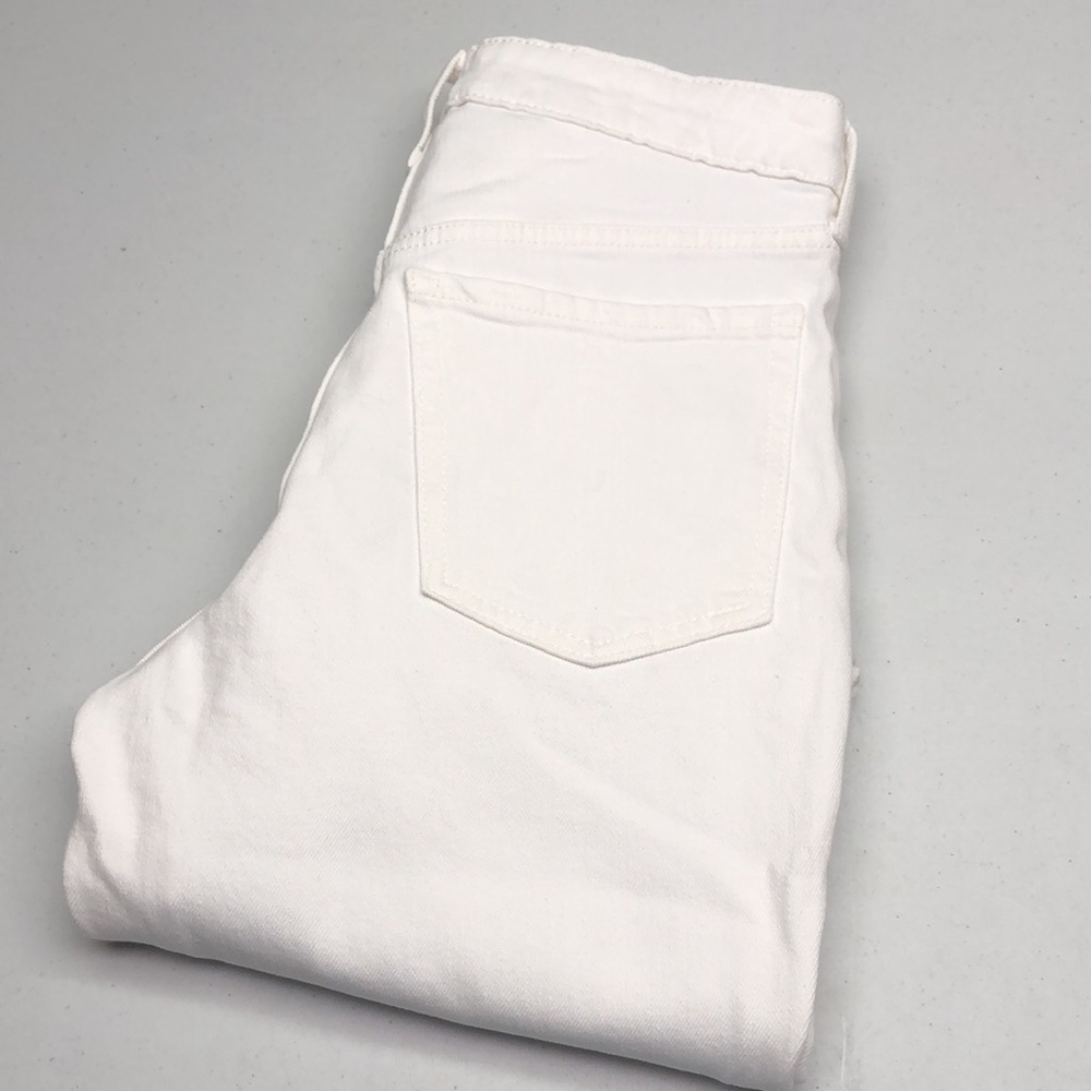 LIKE NEW OLD NAVY WHITE HIGH-RISE O.G. STRAIGHT JEANS 0/25x27 ⭐️